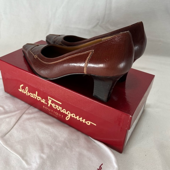 Vintage Salvatore Farragamo Heels. Womens size 9. - Picture 4 of 7